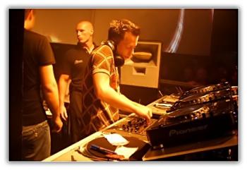 Sander Van Doorn - Identity Mix (2008-04-23) (2008)