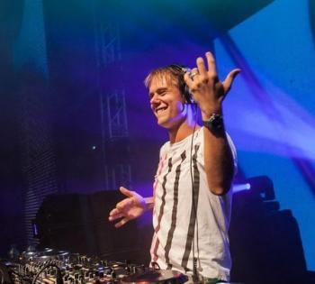 Armin van Buuren - A State Of Trance Episode 607 SBD