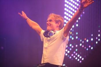 Armin van Buuren - A State Of Trance Episode 476