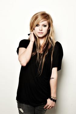 Avril Lavigne - Live in Vancouver 2010