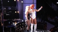 Rihanna Britney Spears - S M (Live Billboard Music Awards 2011)